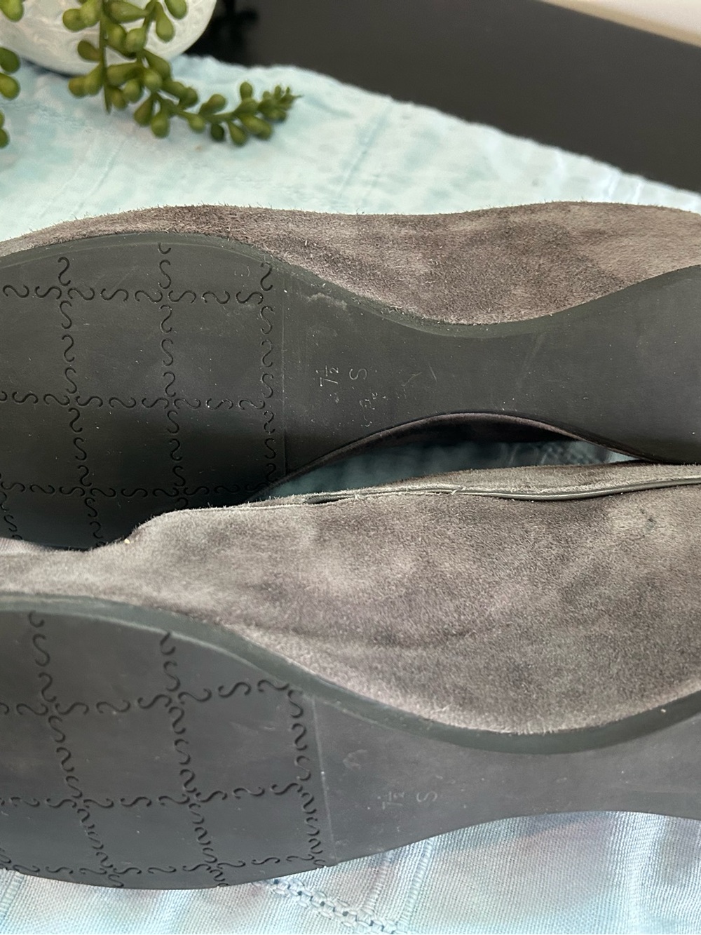 Vaneli Gray Suede Mary Jane Wedge Comfort Shoes Size 7.5 Quiet Luxury - Picture 6 of 9